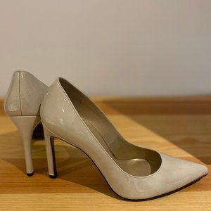 Stuart Weitzman Glossy Nude Nouveau pump